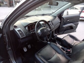 Citroen C-crosser 2.2 HDI 4x4 7miestne - 10