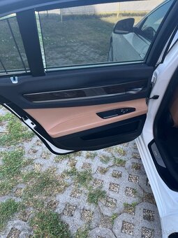BMW 730d xDrive - 10
