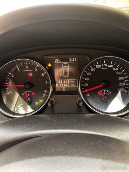 Nissan Qashqai 1.6 benzín, 2012 - 10