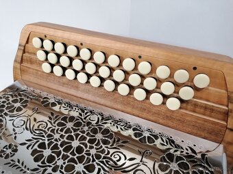 Heligónka Munda - 10