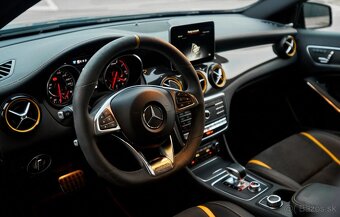 Mercedes-Benz AMG A45 Yellow Night Edition - 10