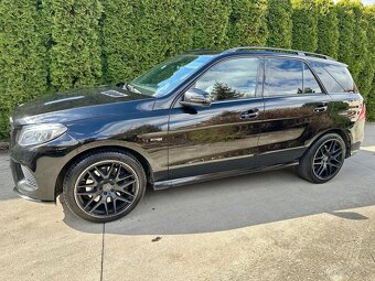 Mercedes Benz 43 AMG - 10