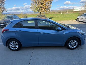 Hyundai i30 Hatchback 1.6 GDi Trikolor 6MT, Benzín 99 kW// - 10