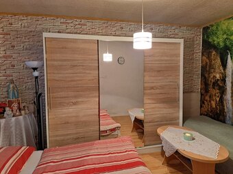 Na predaj dva rodinné domy vo Vrábloch - 10