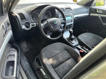 Škoda Octavia sedan - 10