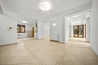 5 IZB.ROD.DOM S UNIKÁTNYM POZEMKOM - JURSKÁ, NOVÉ MESTO,BRAT - 10