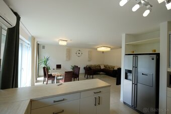 Luxusný 5i. RD, Pezinská ul., 2x PARKING, KLÍMA, TERASA - 10