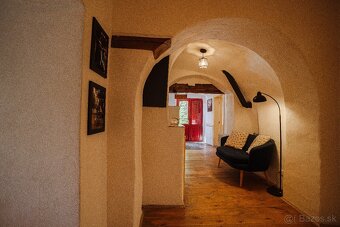 Zrekonštruovaný zariadený dom pri Námestí Svätej Trojice - 10