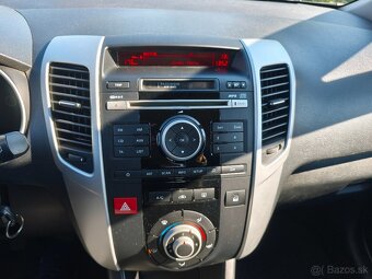 Kia Venga 1.4 benzin 66 kw , 74 000 km - 10