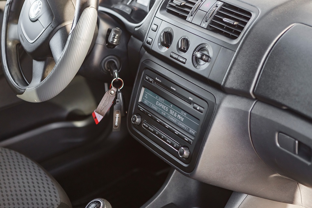 Škoda Fabia Ambiente 1 16V 63kW M5 12/2012 - 11