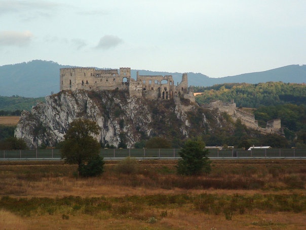 Pozemok pripravený na výstavbu rekreačnej chaty - 11