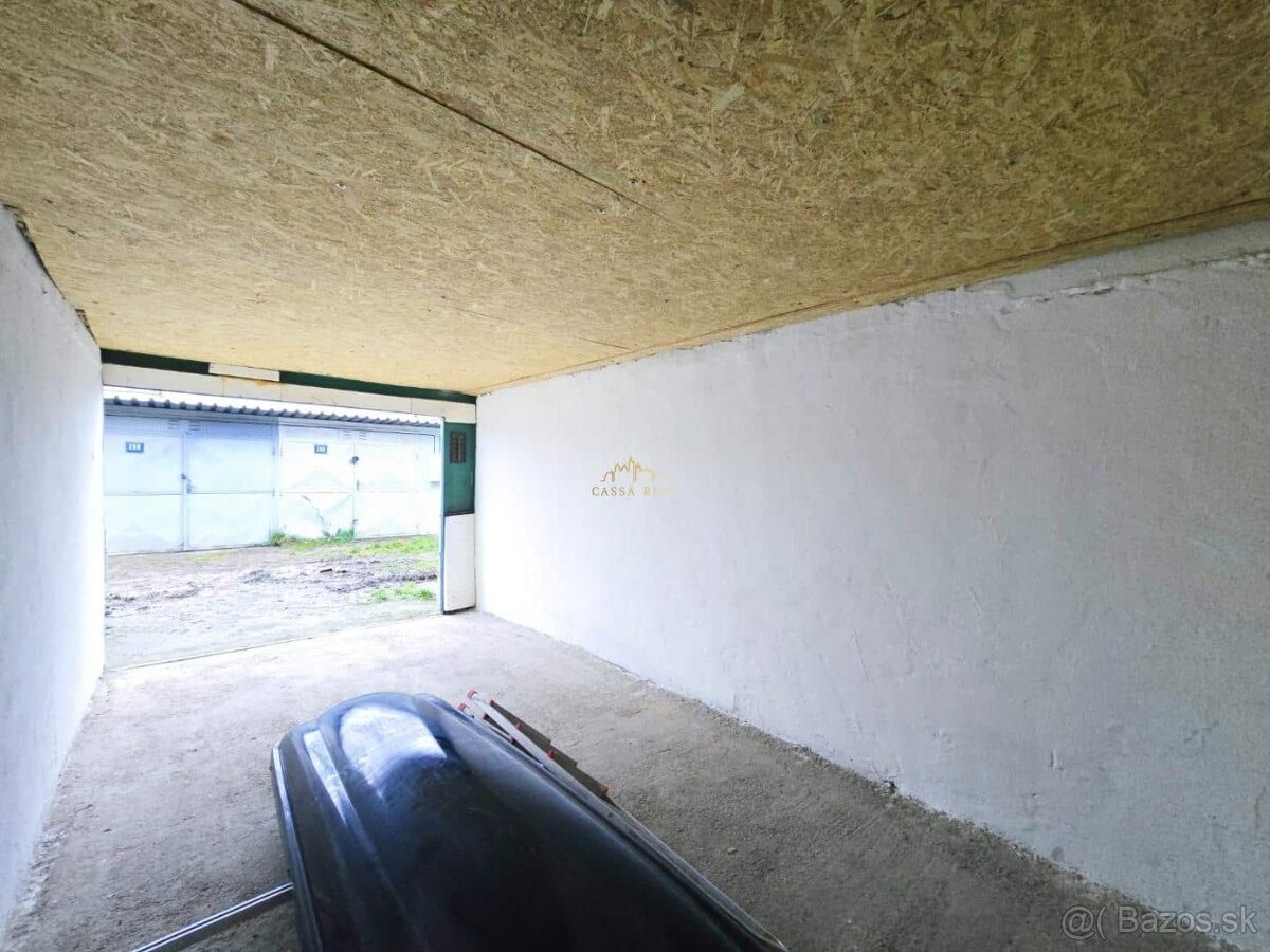 Murovaná Garáž s pozemkom 16m² / Krakovská / JUH - Železníky - 11