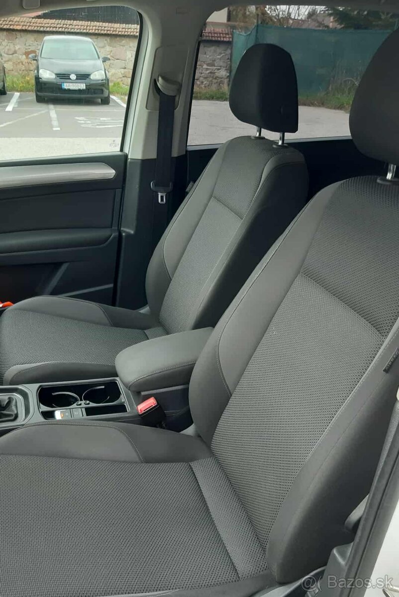 VW Touran 1.6 TDI - 11
