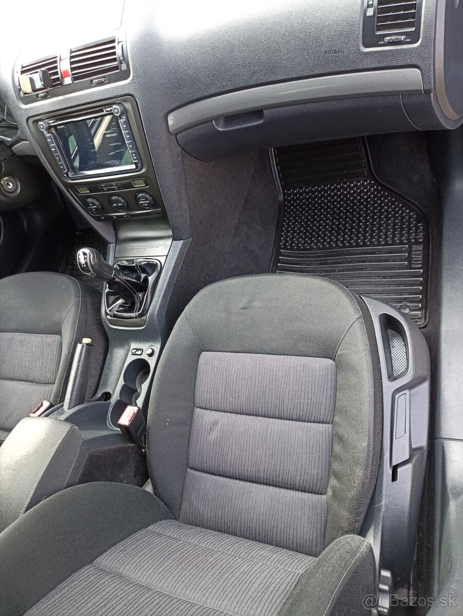 Predám Škodu Octaviu kombi - 11