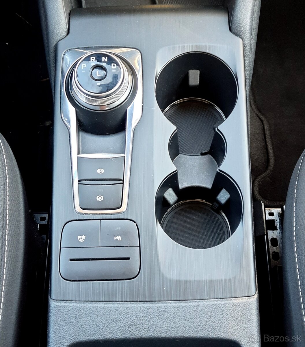 Predám Ford Kuga 2.5 Duratec HEV 190k Titanium eCVT - 11