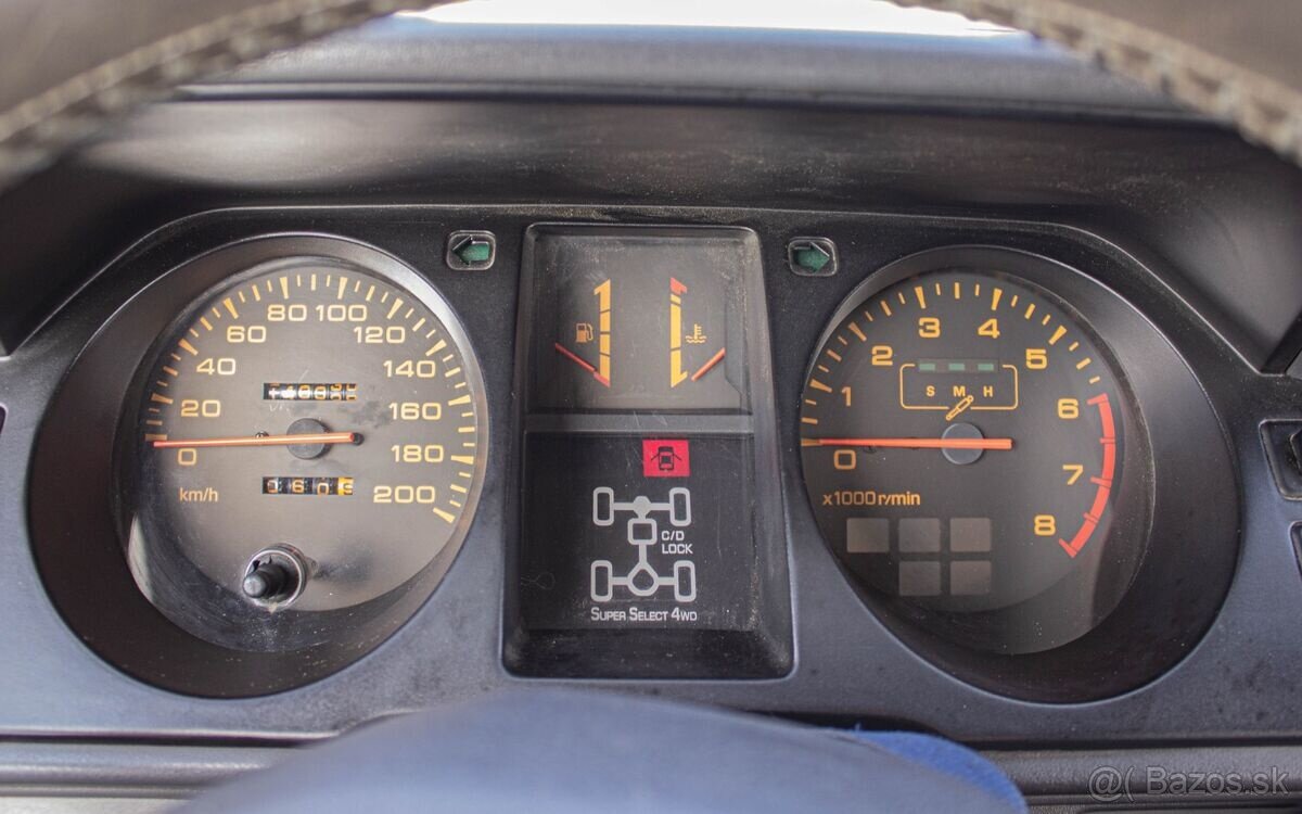 Mitsubishi Pajero Camper - 11