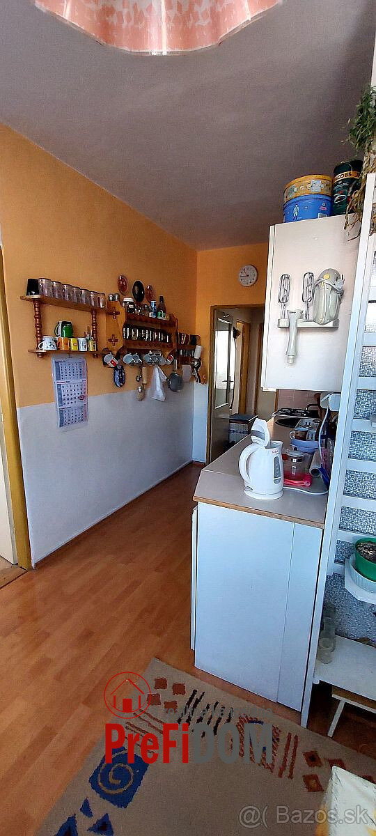 PREDAJ veľký 4 izbový byt Žarnovica. Výmera bytu 80m2. - 11