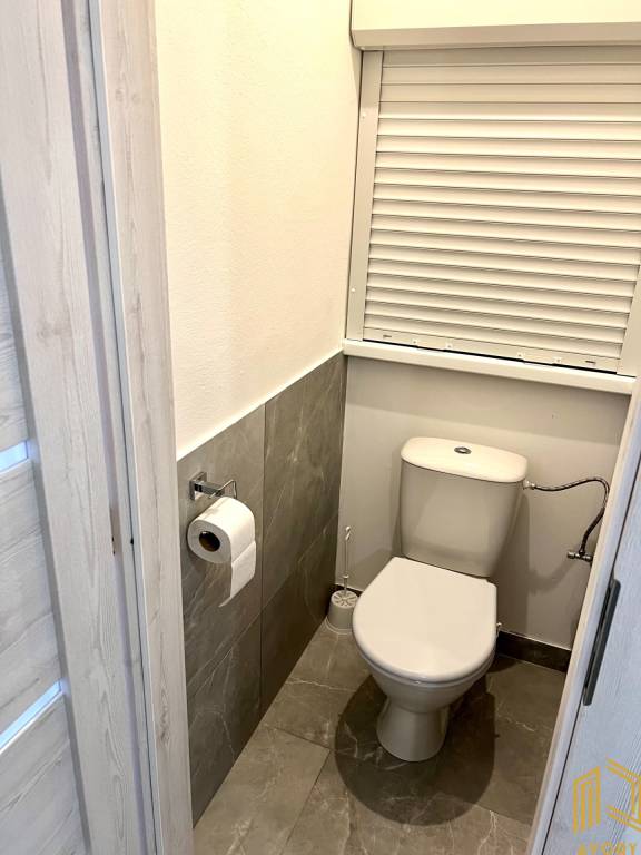 NA PRENÁJOM ZARIADENÝ 2 - IZB. BYT - SENICA, ŠTEFÁNIKOVÁ UL. - 11