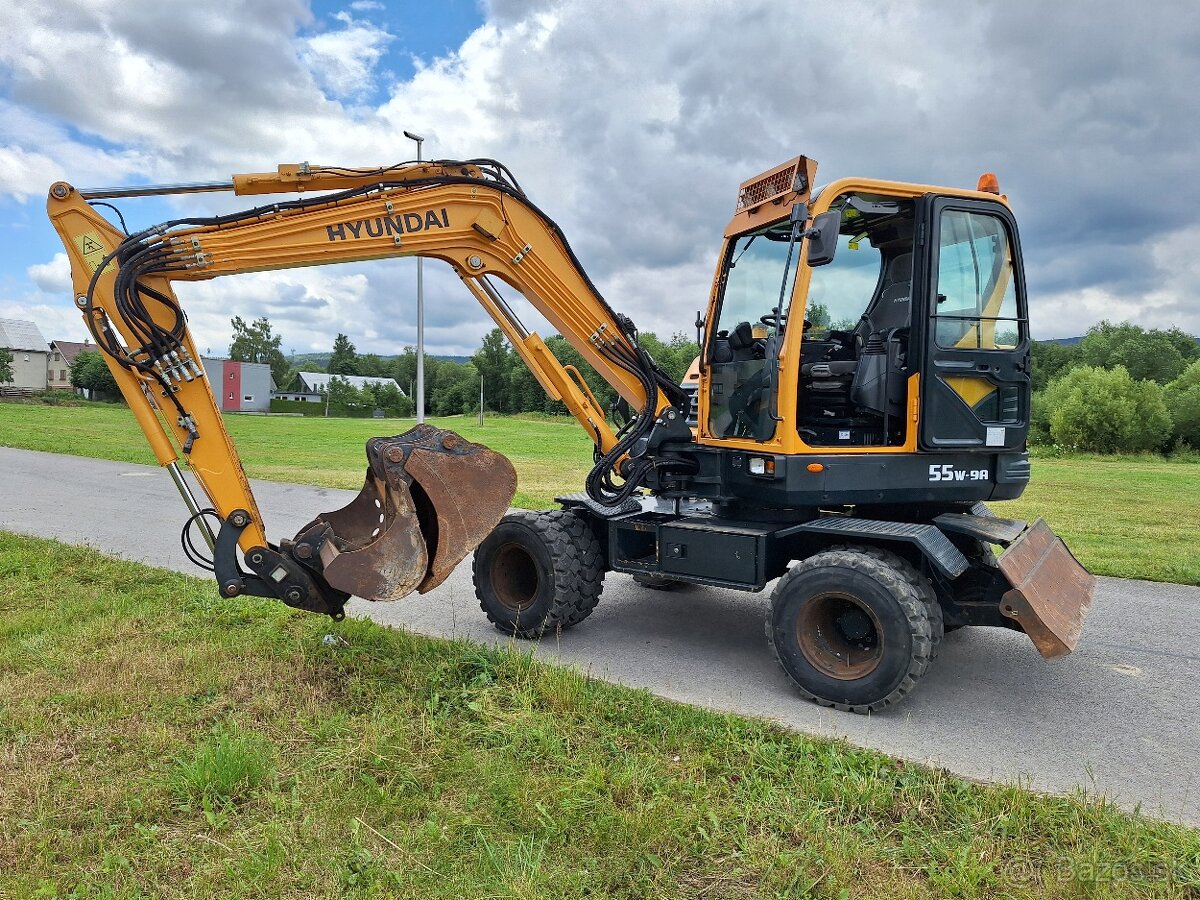 Kolesový otočný bager Hyundai 55w-9a robex - 11