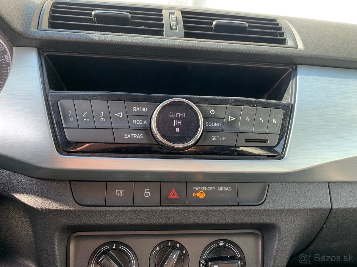 Škoda Fabia 1.2TSi, 66KW, TEMPOMAT - 11