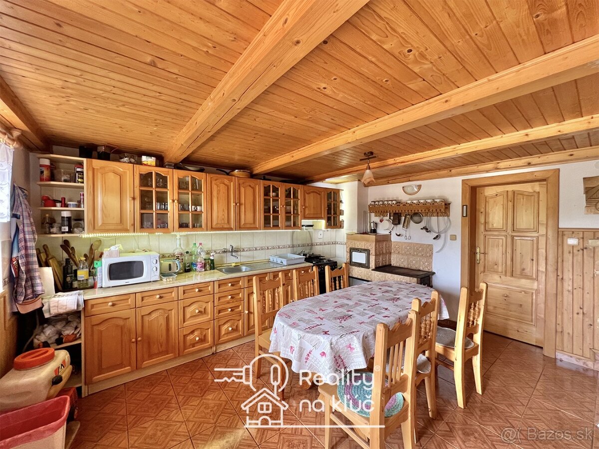 Na predaj krásna zariadená chata s vinohradom - Trávnica - 11