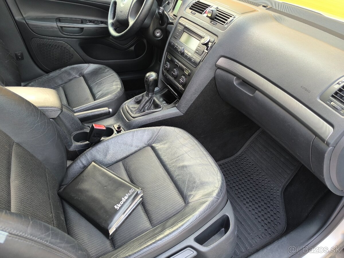 Škoda Octavia Combi Elegance 2,0TDI M6 - 11