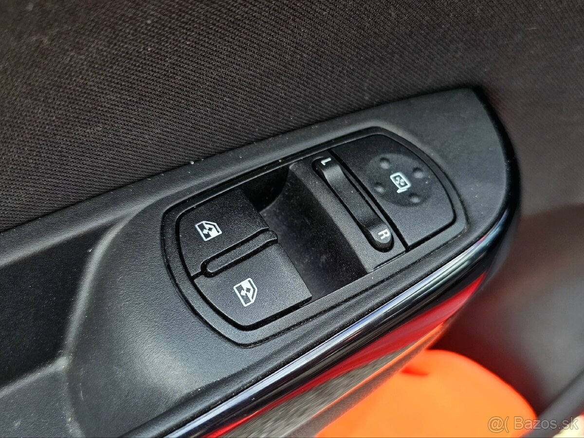 Opel Corsa 1.4 Automat Rezervované - 11
