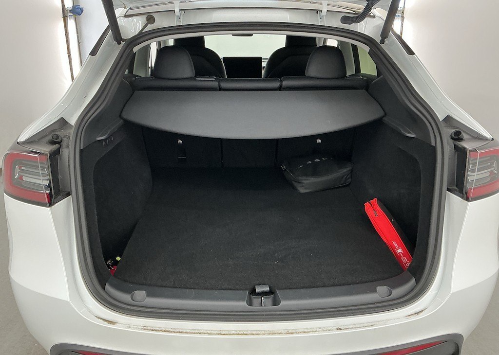 Tesla Model Y Dual Motor LongRange 4x4 378kW SOH 96% - 11
