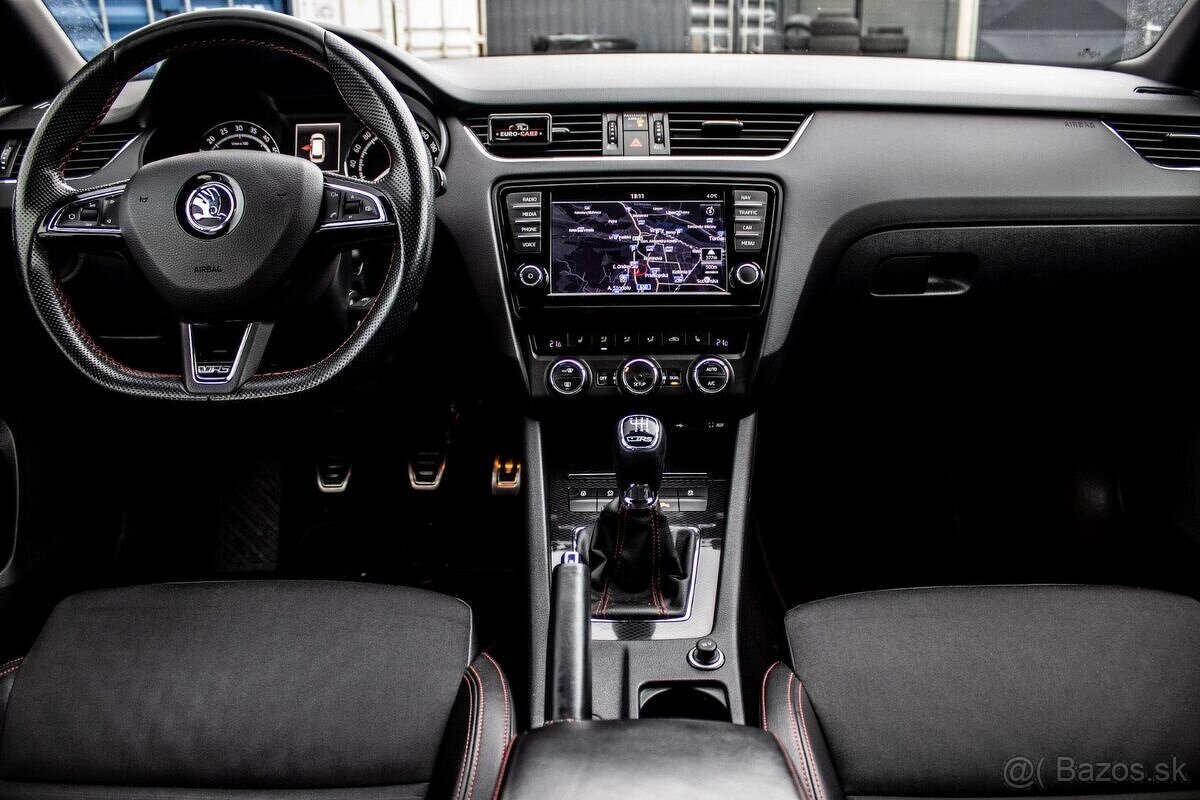 ŠKODA OCTAVIA 3 RS 2.0 TDI - 11