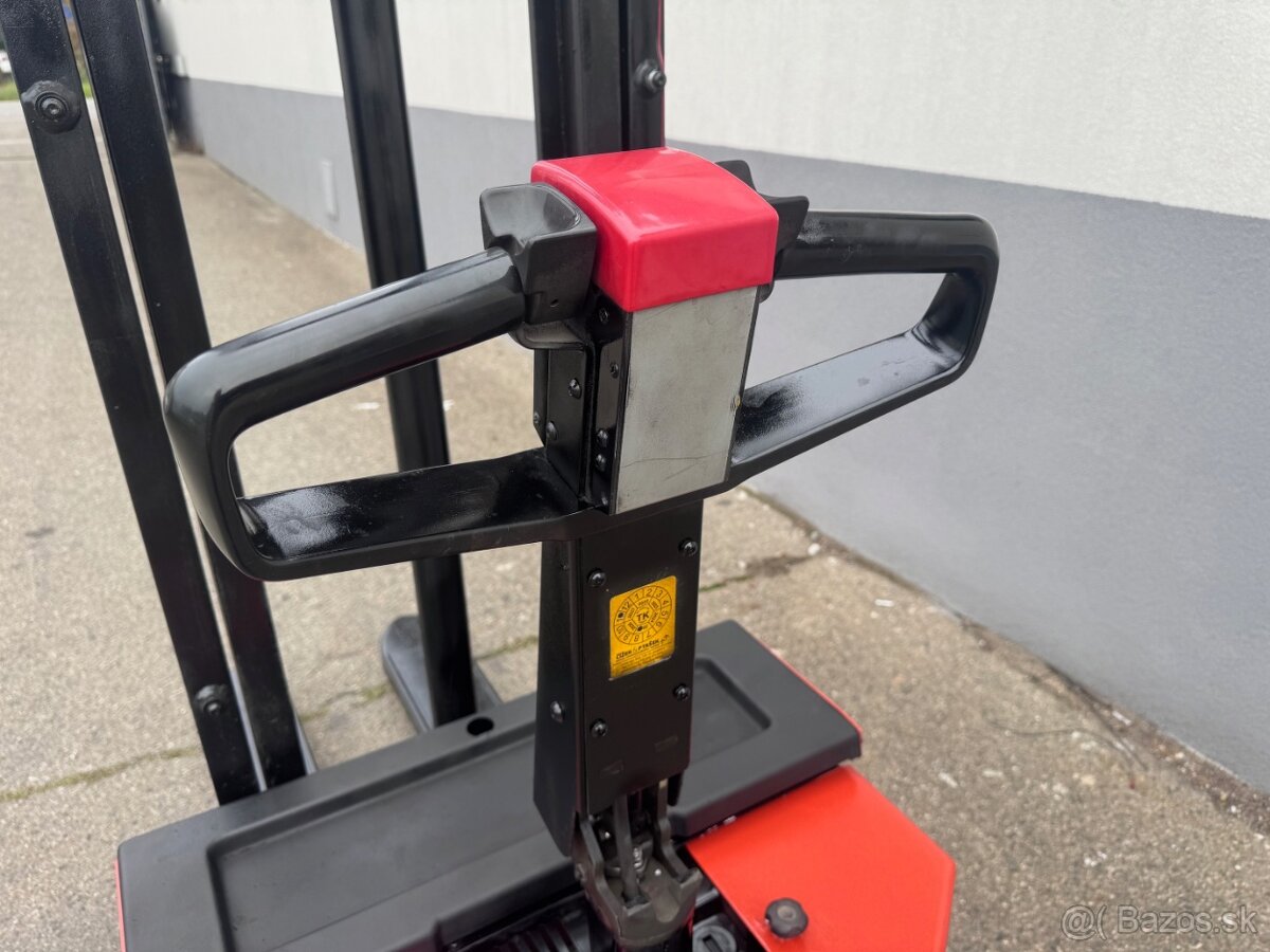 Vysokozdvižný vozík ručně vedený s plošinkou 1,2t - 11