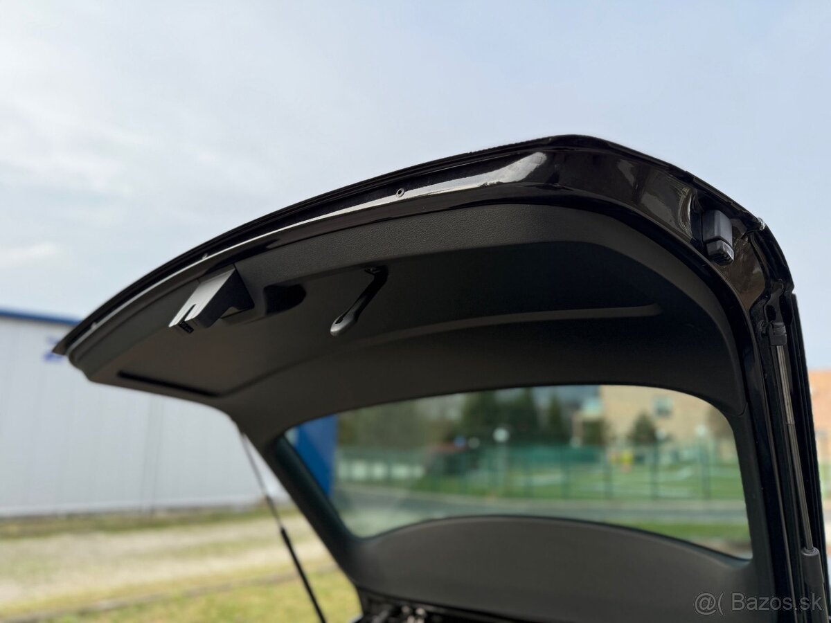 ŠKODA OCTAVIA 2.0 TDI DSG 1.MAJITEĽ - 11