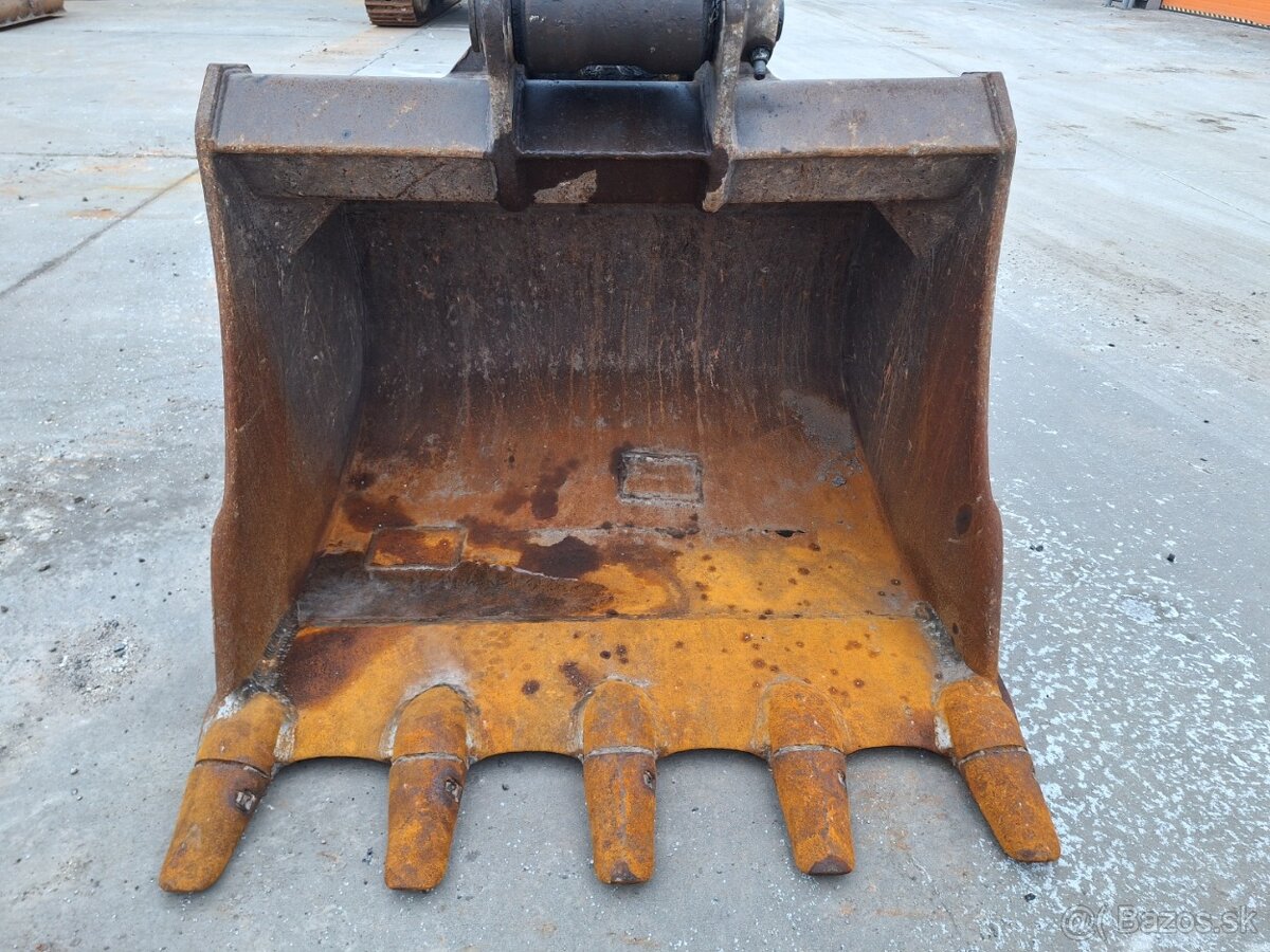 KOMATSU PC 240 LC - 11