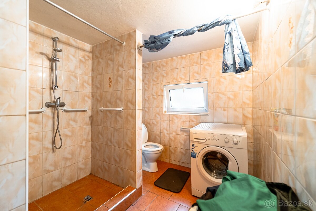 Na predaj rodinný dom v krásnym pozemkom v obci Sačurov - 11