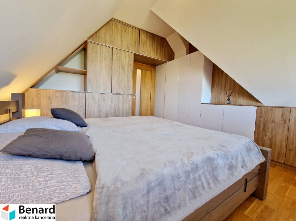 2 IZBOVÝ BYT, VEĽKÁ LOMNICA,VYSOKÉ TATRY,GARAŽOVÉ STÁTIE - 11