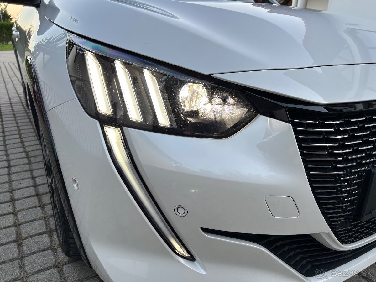 Peugeot 208 GT 1,2 benzín /96 kW AT8 - 11