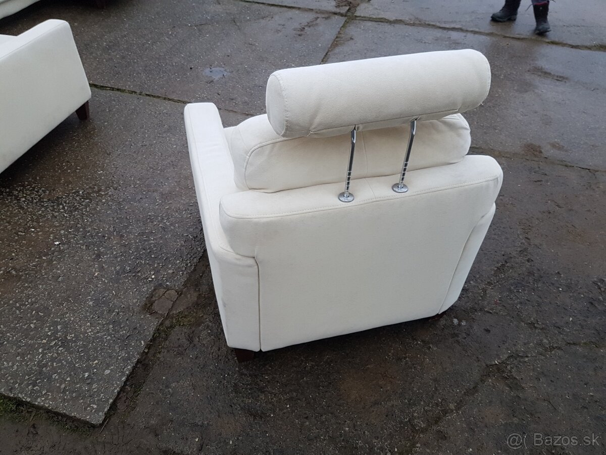 Biela Kremova Farba - 11