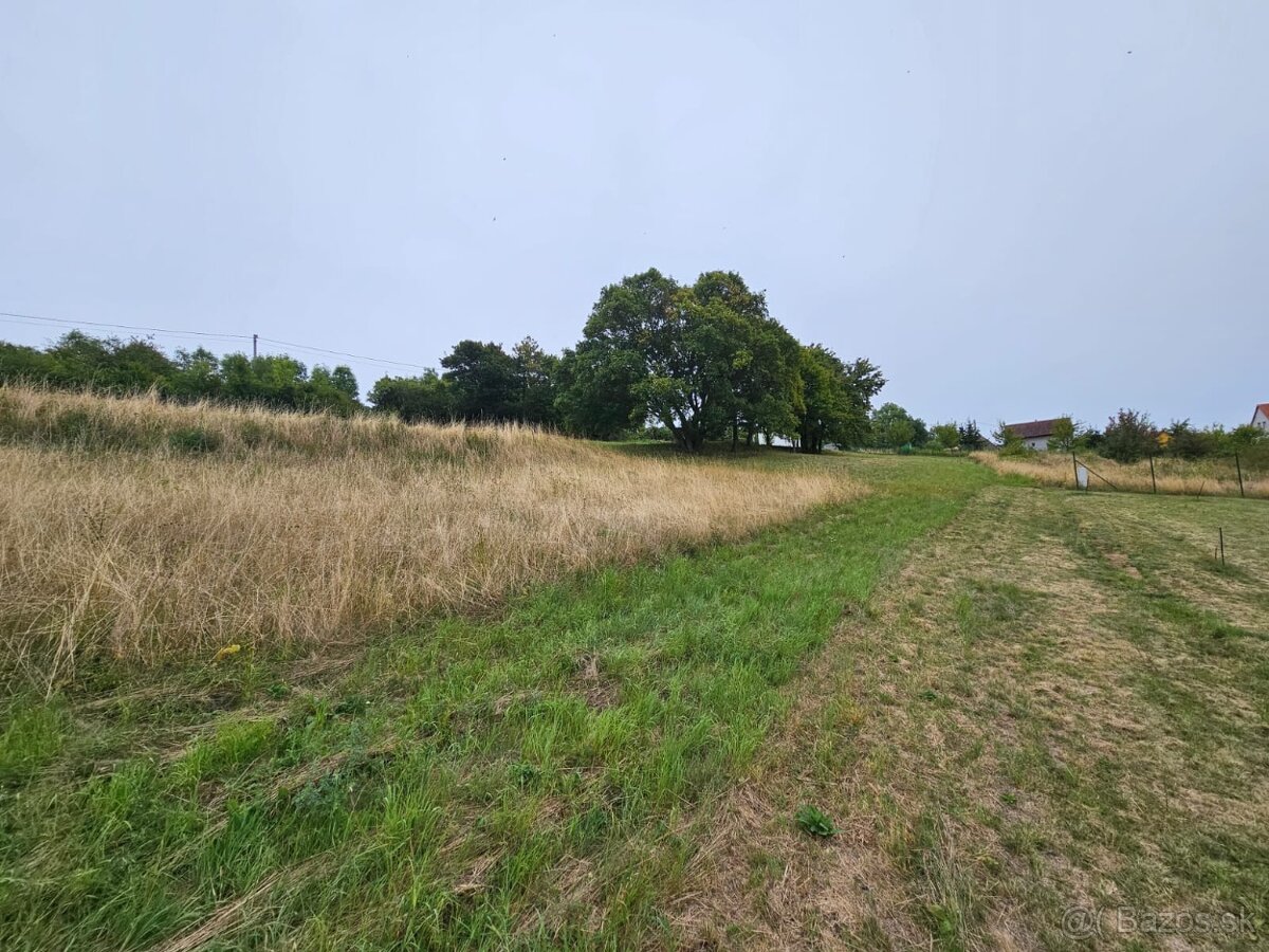 Stavebný pozemok 1 hod od BA; s výhľadom na Veľkú Javorinu. - 11