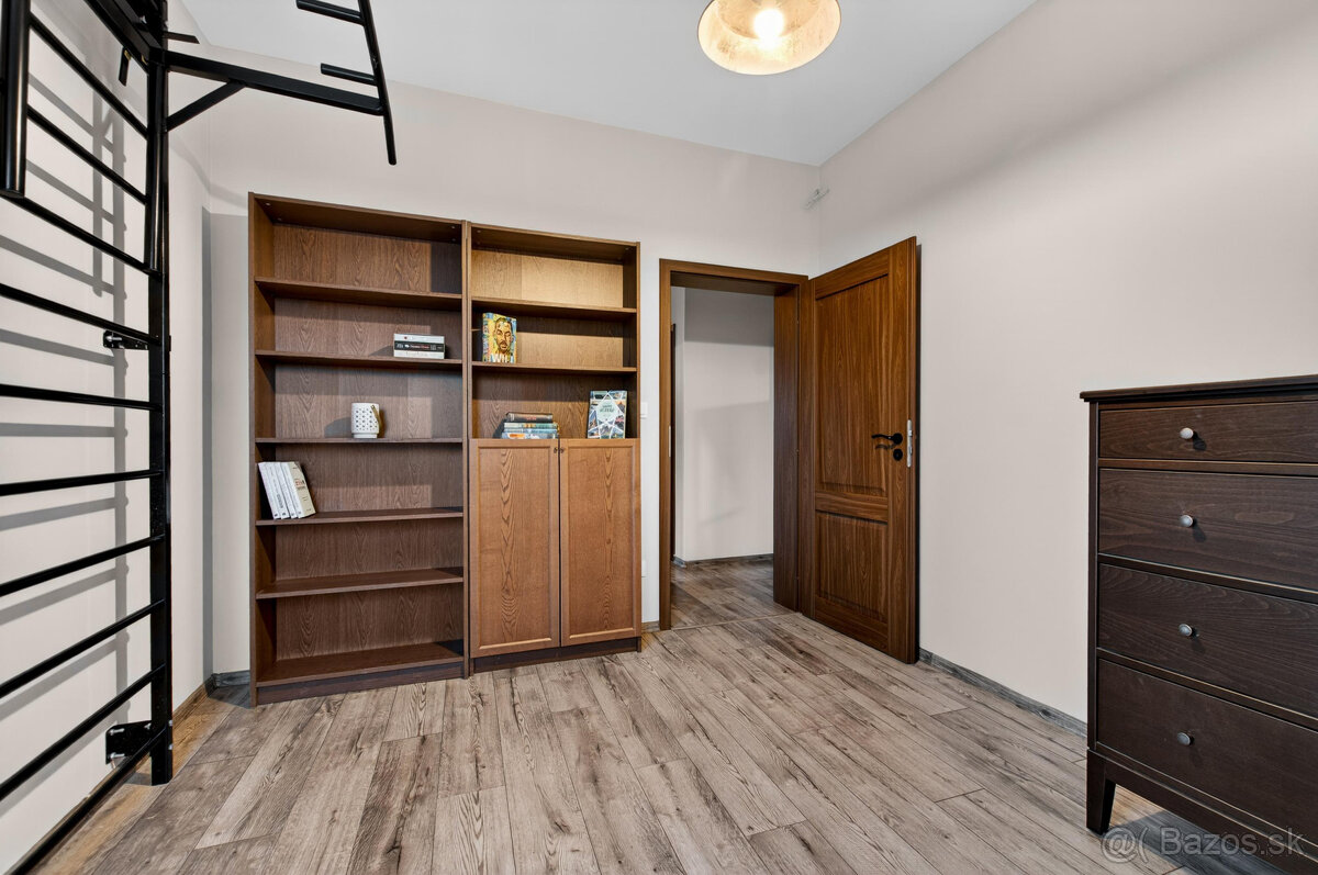 Samostatne stojaci 4-izbový rodinnný dom - ihneď voľný - 11