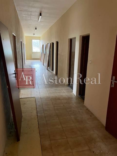 Kúpte si vlastný KAŠTIEĽ - DOMANIŽA - 11