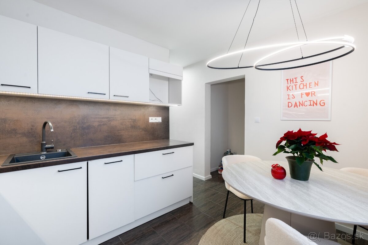 Na predaj 3 izbový byt po rekonštrukcii- Mateja Bela TN - 11