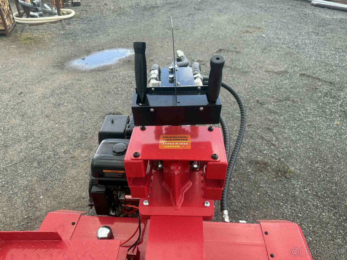 Štiepačka dreva 50T - 11