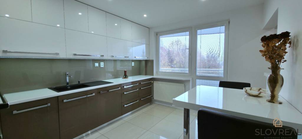 SLOVREAL na predaj 3 izbový byt, 80 m2 - 11