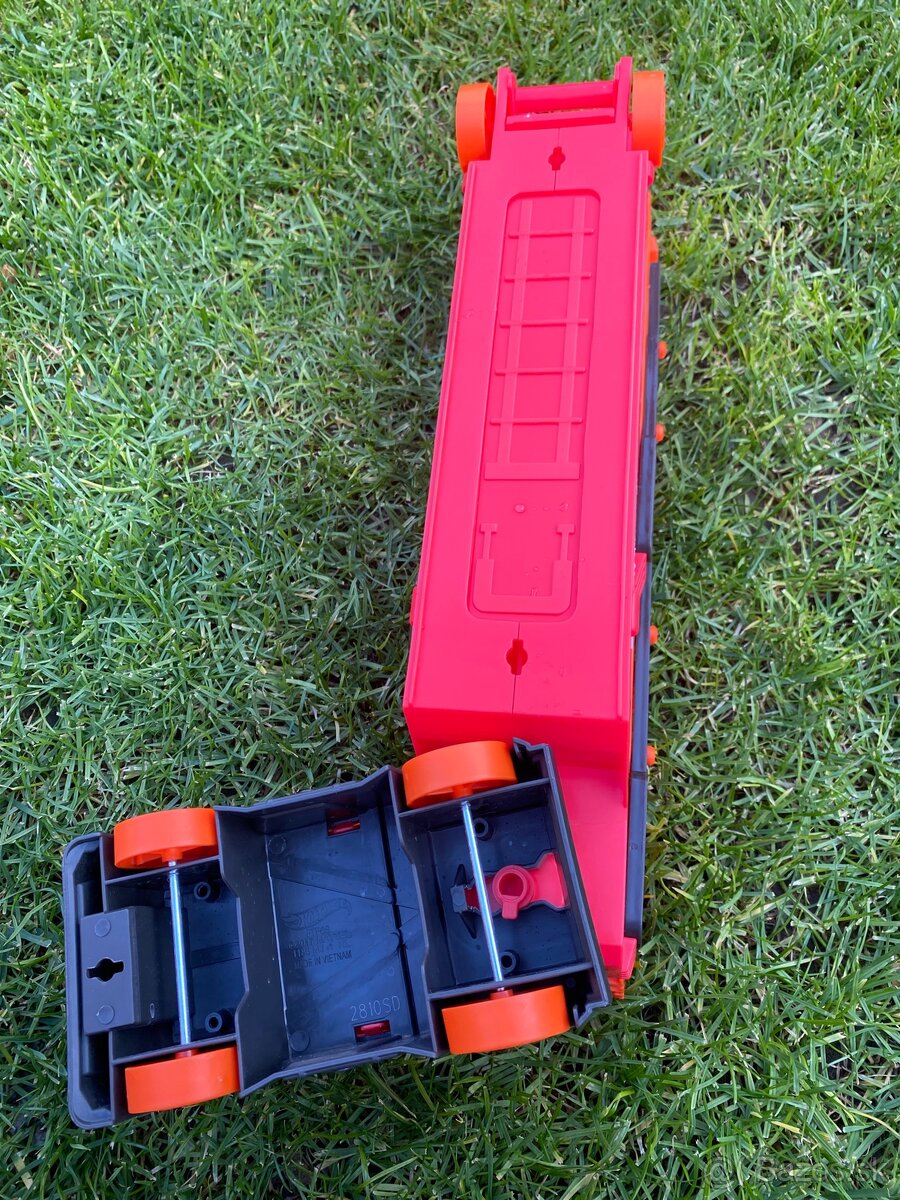 HOT WHEELS ťahač - 11
