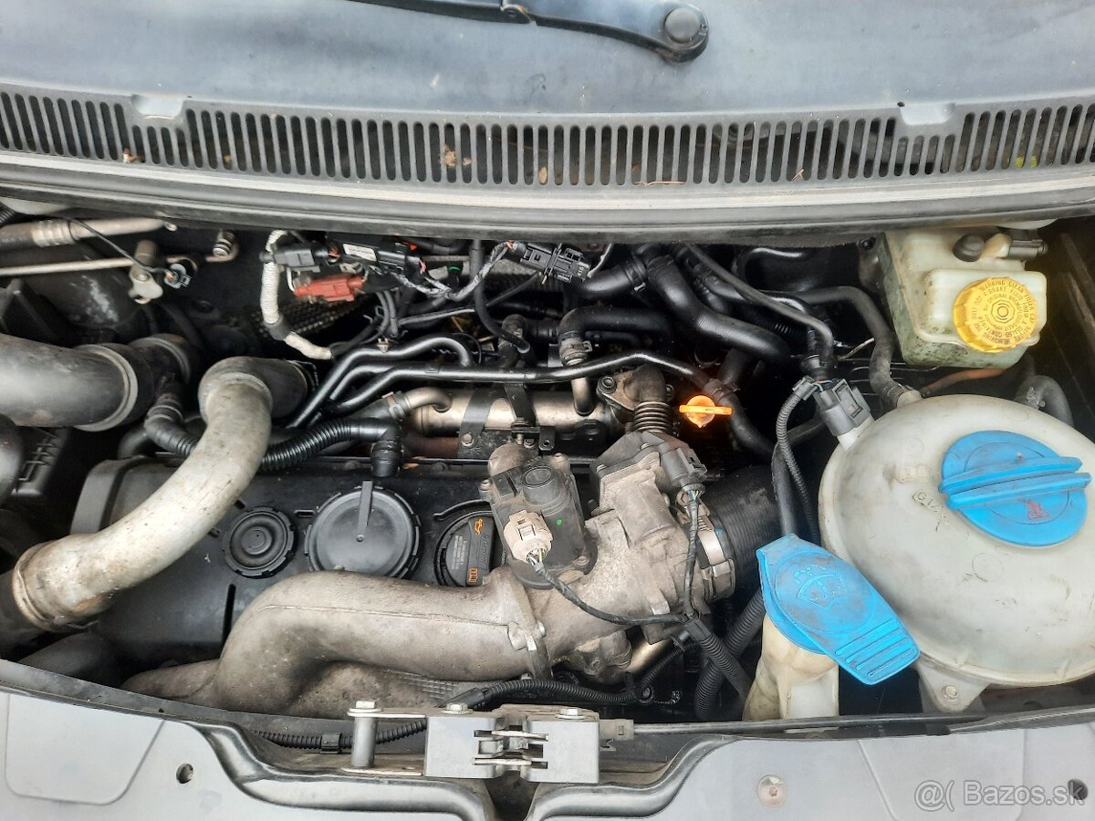Predam Volkswagen T5 Multivan 2,5tdi 96kw 4x4. - 11