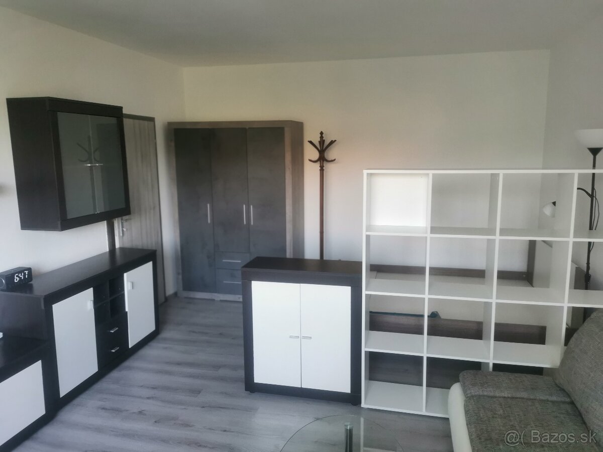 1 izbovy byt 40m2 Sekcov - 11