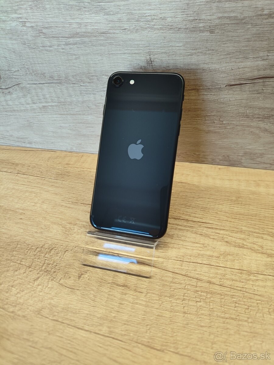 Apple iPhone SE 2020 (2nd gen) - 100% super stav + v záruke - 11