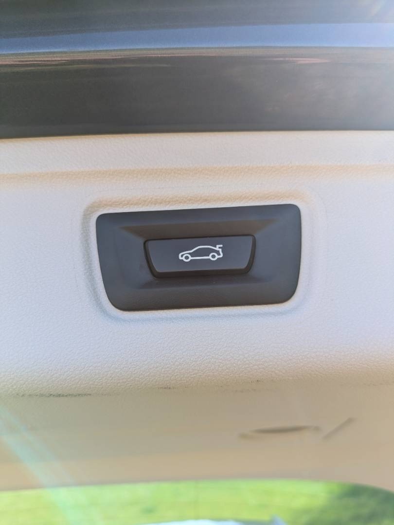 BMW 320dX drive , 10/2020, 140kW, 150tkm - 11