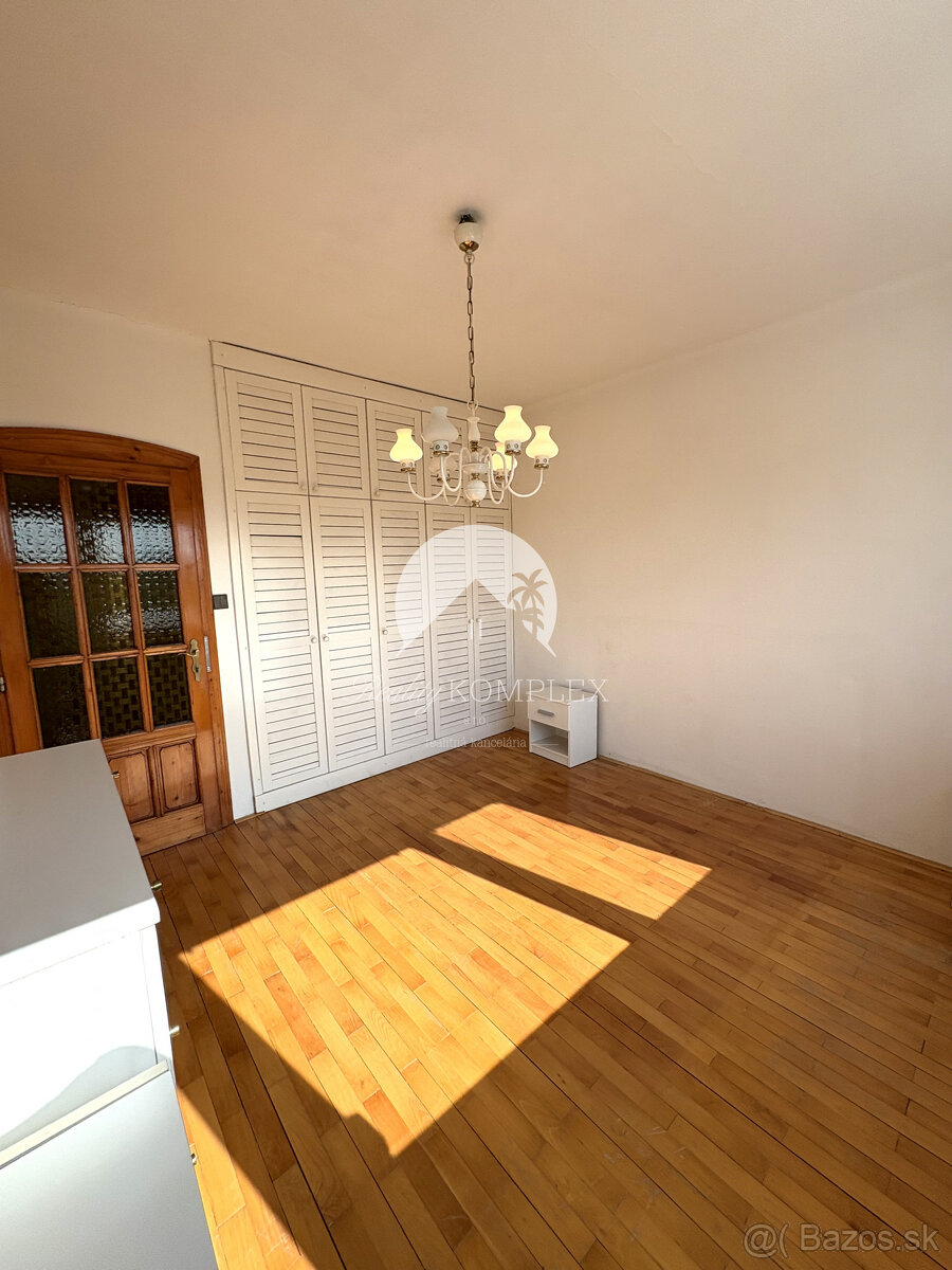 Reality KOMPLEX s.r.o. ponúka na PRENÁJOM 5 izbový rodinný d - 11