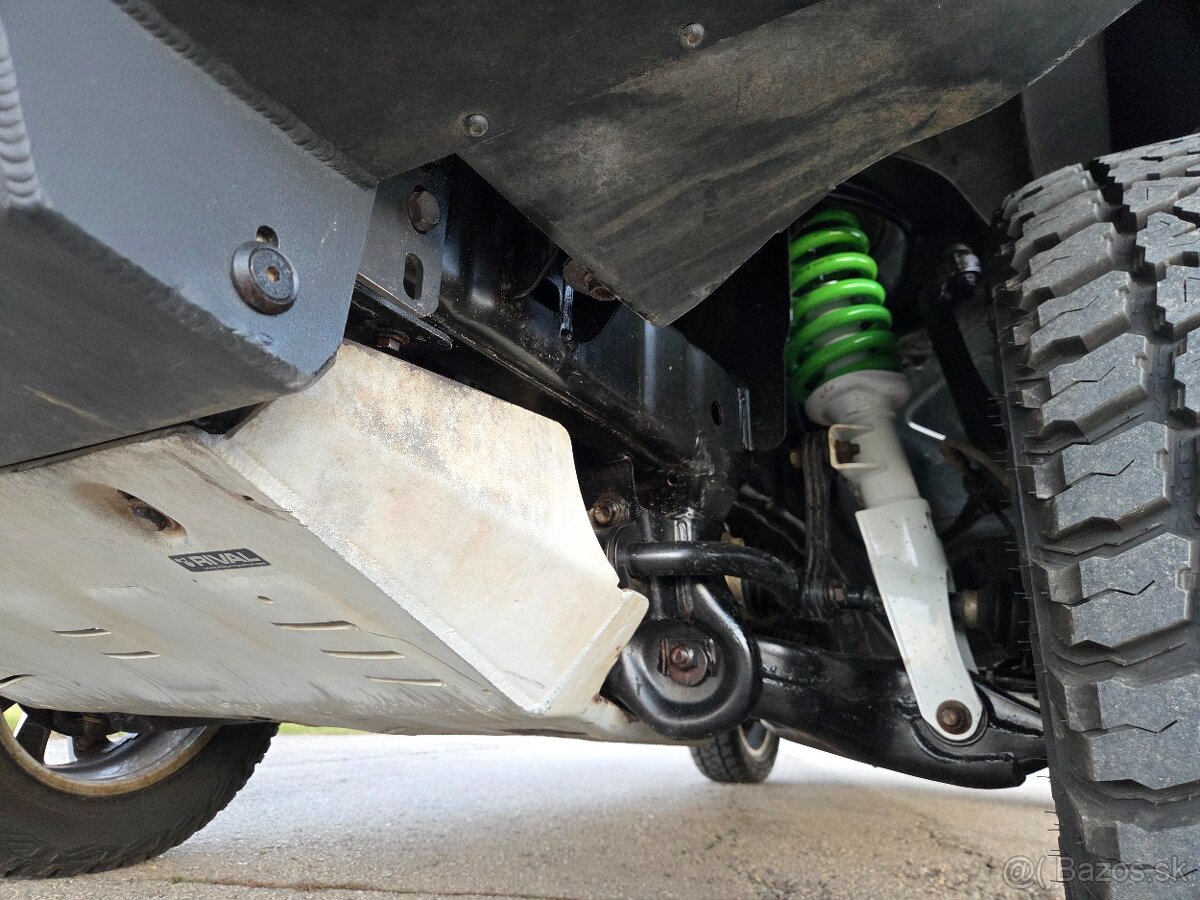 Predám Volkswagen Amarok 2.0TDI - 11