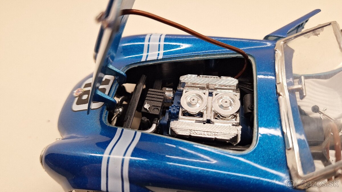 1:18 SHELBY COBRA 427S/C - 11